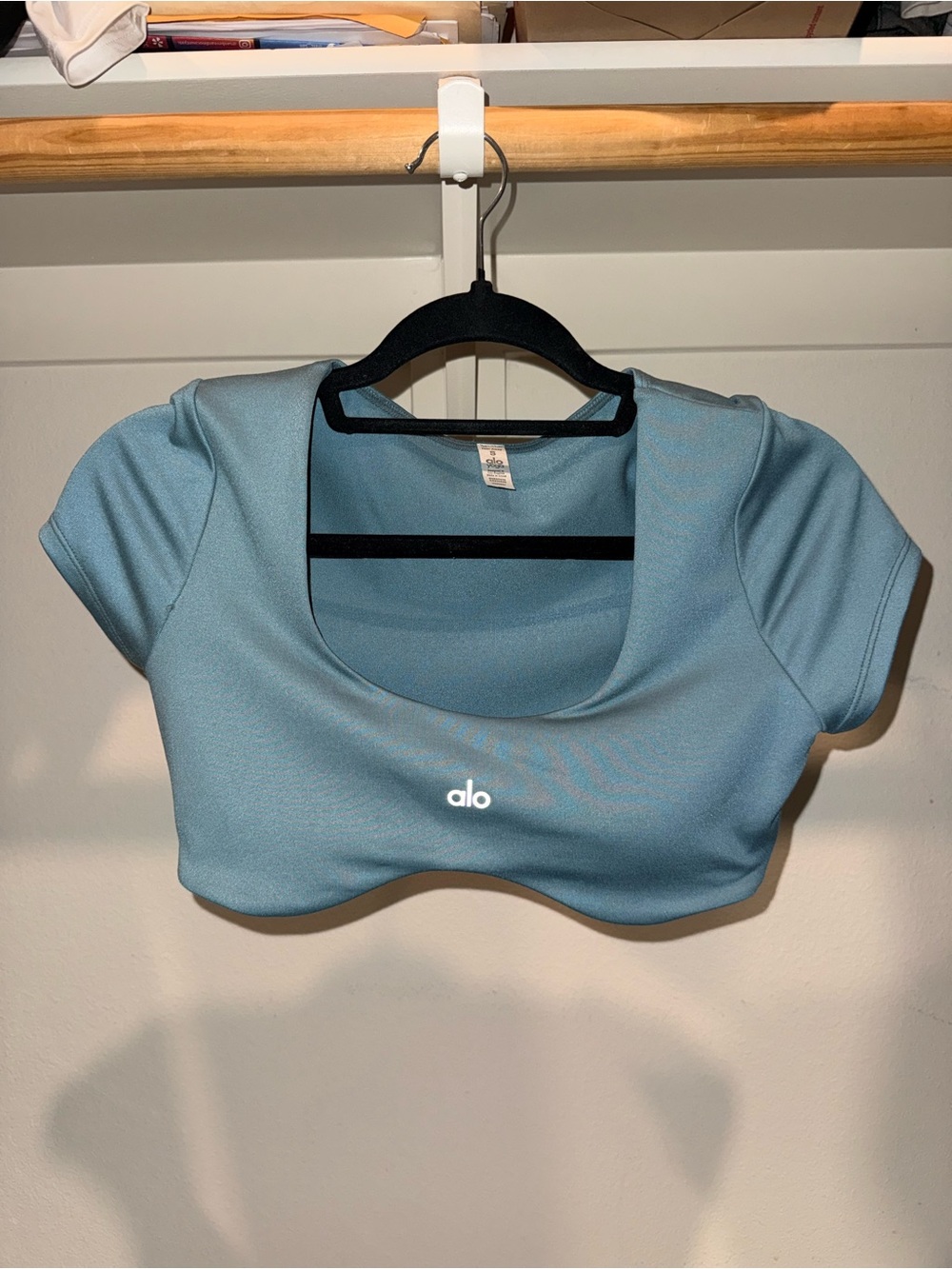 ALO Yoga Sky Blue Scoop-Neck Crop Top